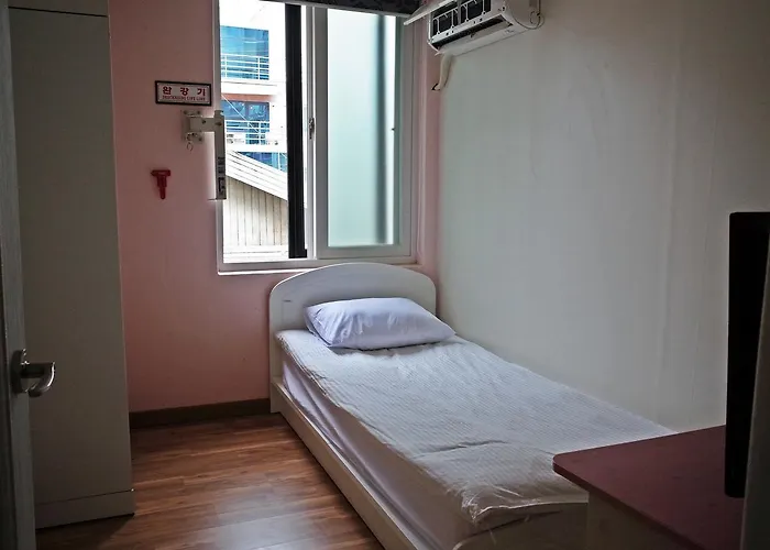 Yakorea Gangnam Hostel